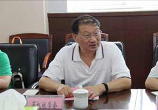 王润孝秘书长主持会议